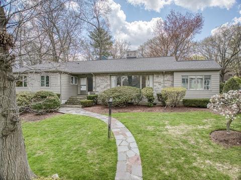 18 Apache Trl, Arlington, MA 02474 photo 1