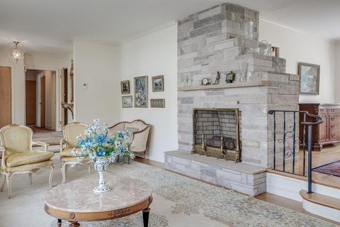 18 Apache Trl, Arlington, MA 02474 photo 5