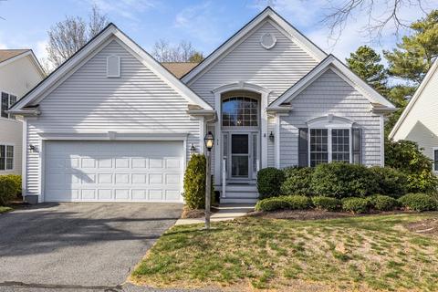 10 Champlain Cir, Plymouth, MA 02360