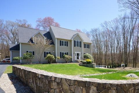 176 Blackstone St, Mendon, MA 01756 photo 2