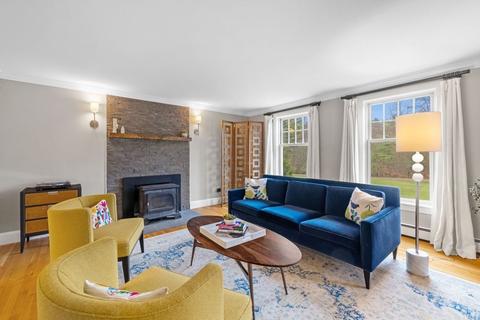 12 Everett St, Sherborn, MA 01770 photo 7