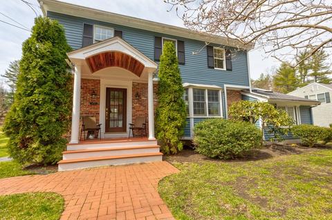 9 Picardy Ln, Dover, MA 02030