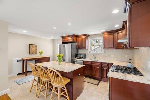 25 Rangely Rd, Waltham, MA 02453 photo 10