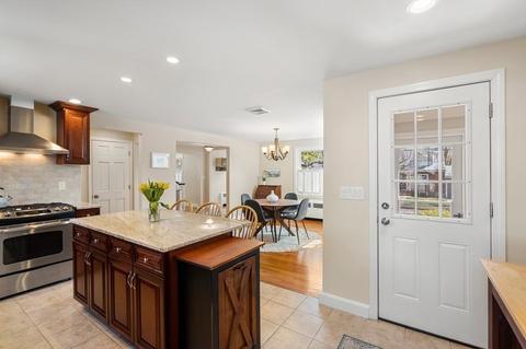 25 Rangely Rd, Waltham, MA 02453 photo 12