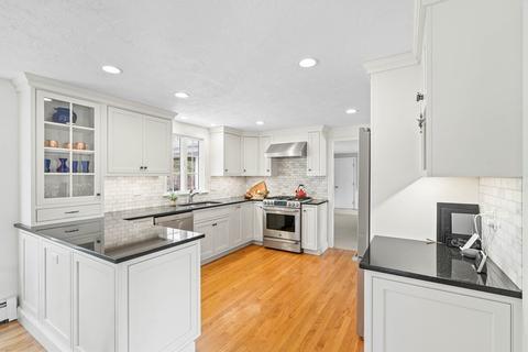 4 Gerald Cir, Acton, MA 01720 photo 2