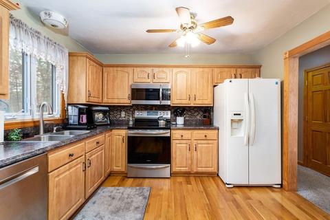 9 Joseph St, Dudley, MA 01571 photo 3