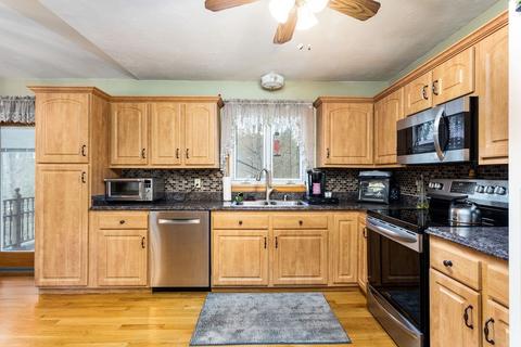 9 Joseph St, Dudley, MA 01571 photo 2