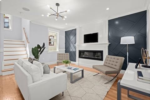 15 Forest Hills St #15, Boston, MA 02130