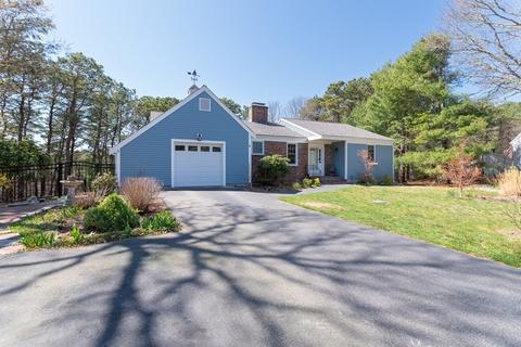 27 Tradewind Dr, Mashpee, MA 02649 photo 2