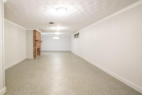 422 Summer Ave, Reading, MA 01867 photo 22