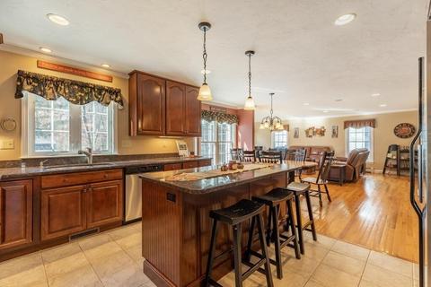 6 Sarah Ln, Maynard, MA 01754 photo 8
