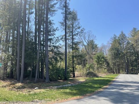 2 Grey Oak Ln, Whately, MA 01373