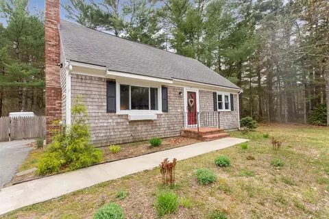 22 Windsor Dr, Wareham, MA 02571 photo 3