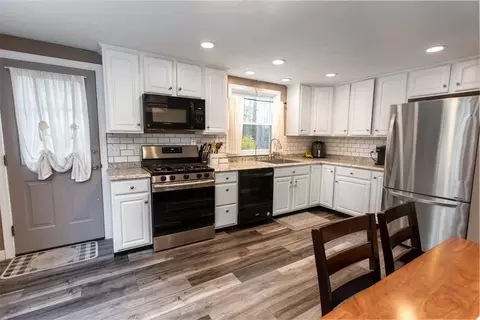 22 Windsor Dr, Wareham, MA 02571 photo 11