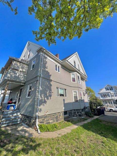 14 Stuart St, Everett, MA 02149 photo 2