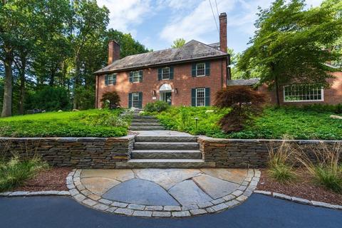86 Concord Rd, Weston, MA 02493