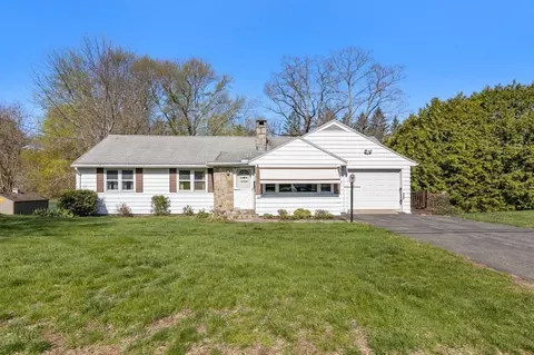 131 Ely Ave, West Springfield, MA 01089 photo 4