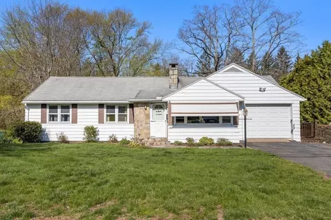 131 Ely Ave, West Springfield, MA 01089 photo 2