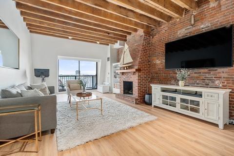 28 Atlantic Ave #535, Boston, MA 02110
