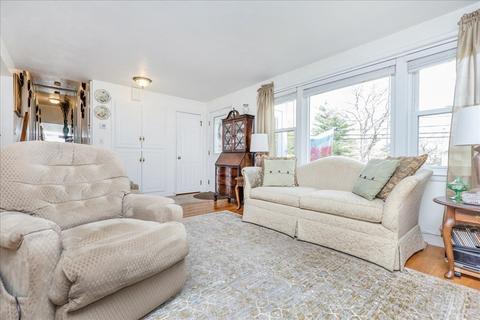 62 Chickering Rd, Dedham, MA 02026 photo 4