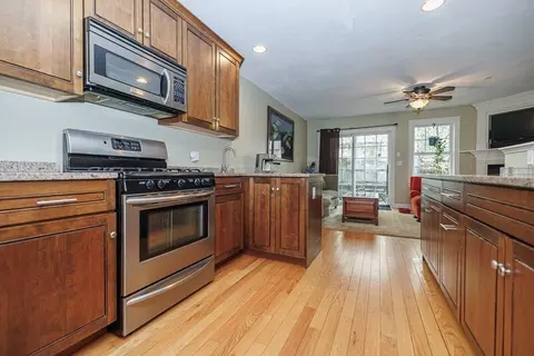 36 Johnson St, Worcester, MA 01604 photo 3