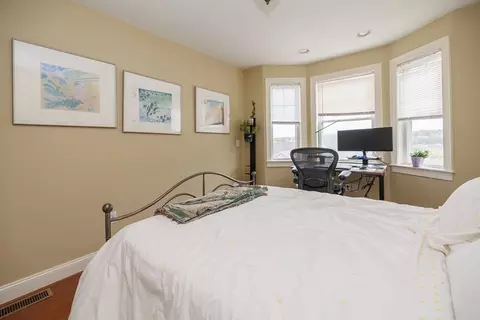 36 Johnson St, Worcester, MA 01604 photo 17