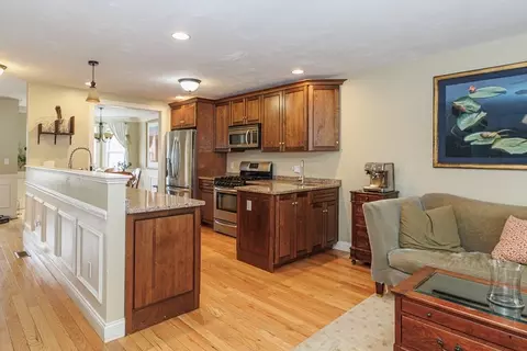 36 Johnson St, Worcester, MA 01604 photo 8