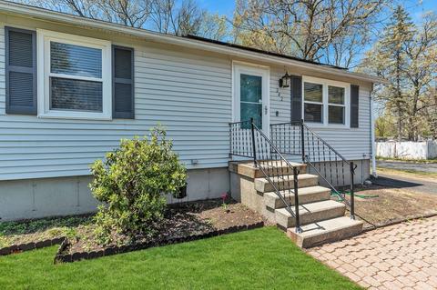 242 Gilbert Ave, Springfield, MA 01119 photo 6
