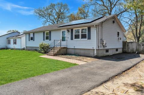 242 Gilbert Ave, Springfield, MA 01119 photo 3