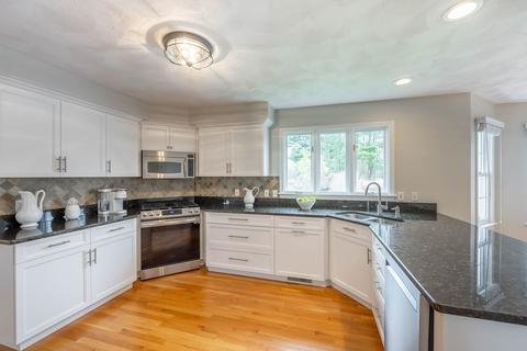 10 Devonshire Pl, Andover, MA 01810 photo 6