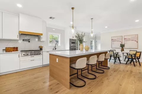 3 Priscilla Ln, Winchester, MA 01890