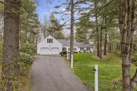 10 Harvestwood Ln, Easton, MA 02356