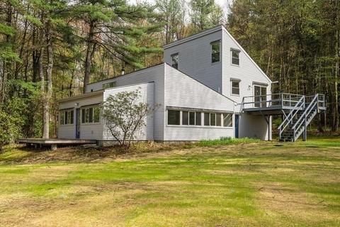 107 Amherst Rd, Pelham, MA 01002
