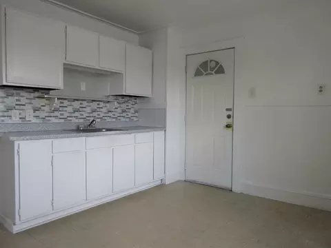 423-425 Eastern Ave, Springfield, MA 01109 photo 4