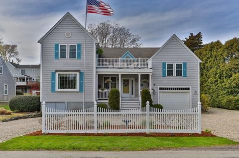 16 Island Dr, Bourne, MA 02559