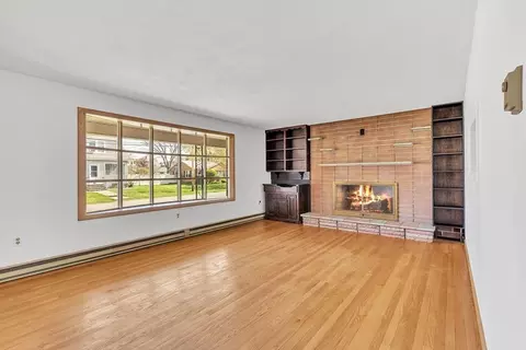 25 Hyde Ave, Chicopee, MA 01020 photo 4