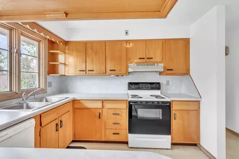 25 Hyde Ave, Chicopee, MA 01020 photo 11