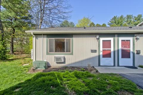 170 E Hadley Rd #14, Amherst, MA 01002
