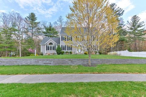 4 Lantern Ln, Medway, MA 02053