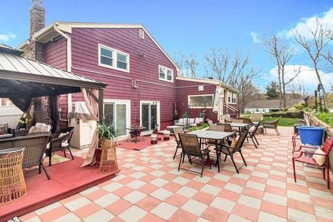 24 Ledge Hill St, Randolph, MA 02368