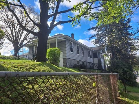 563 Grafton St, Worcester, MA 01604