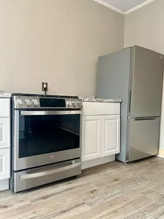235 Beech St, Holyoke, MA 01040 photo 5
