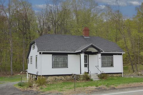 67 Main St, Blandford, MA 01008