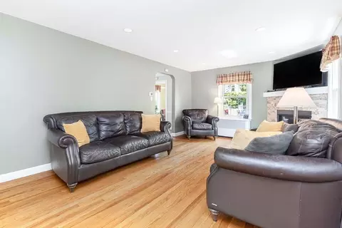 18 Redstone Dr, Springfield, MA 01118 photo 3