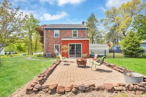 18 Redstone Dr, Springfield, MA 01118 photo 28
