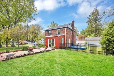 18 Redstone Dr, Springfield, MA 01118 photo 25