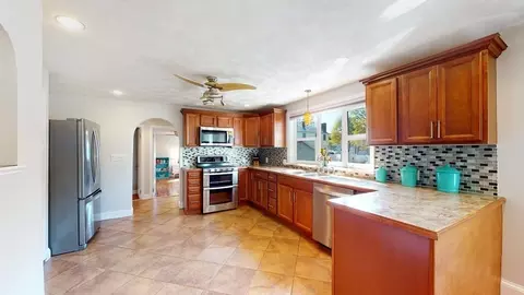 5 Douglas Rd, Saugus, MA 01906 photo 7