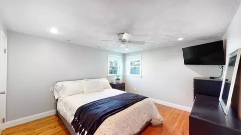 5 Douglas Rd, Saugus, MA 01906 photo 9