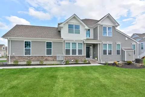 23 Hattie Ln #23, Millis, MA 02054