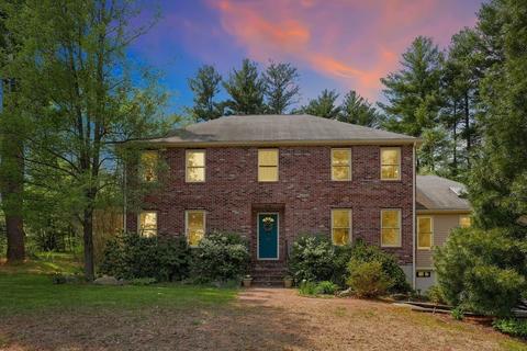 29 Donahue Dr, Marlborough, MA 01752